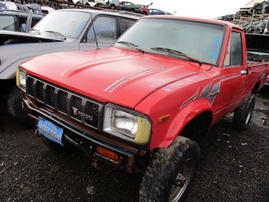 1983 TOYOTA TRUCK SR5 RED STD CAB 2.4L MT 4WD Z17583